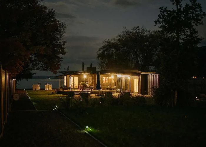 Hébergement de vacances Stillwater - Lakefront Estate With Two Dwellings Pools Sups - Sleeps 16