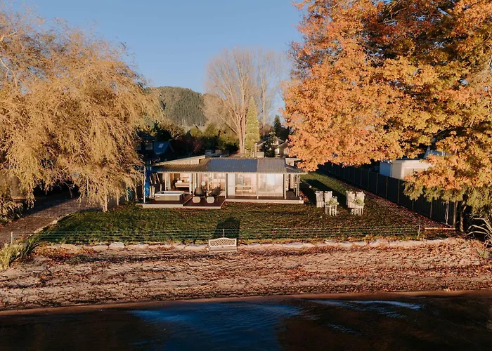 Hébergement de vacances Stillwater - Lakefront Estate With Two Dwellings Pools Sups - Sleeps 16