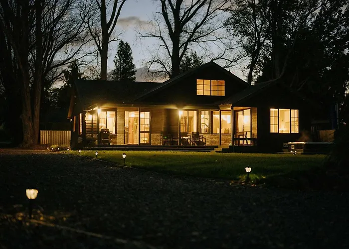 Stillwater - Lakefront Estate With Two Dwellings Pools Sups - Sleeps 16 Rotorua