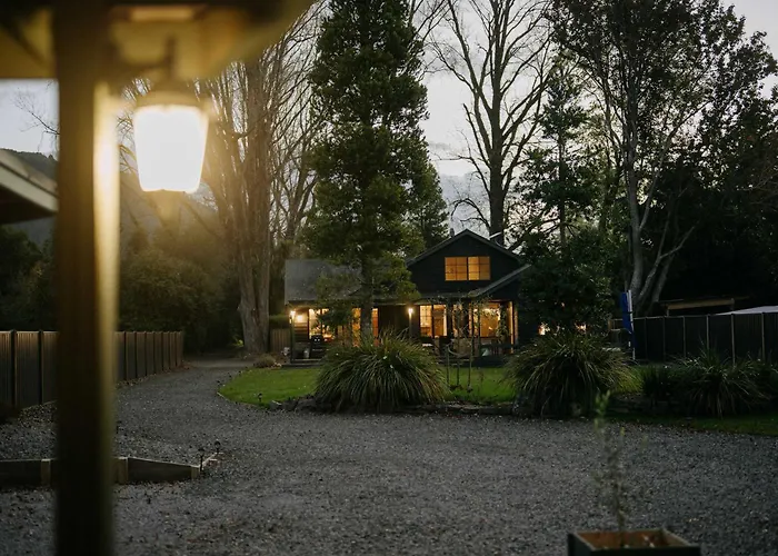 Stillwater - Lakefront Estate With Two Dwellings Pools Sups - Sleeps 16 * Rotorua